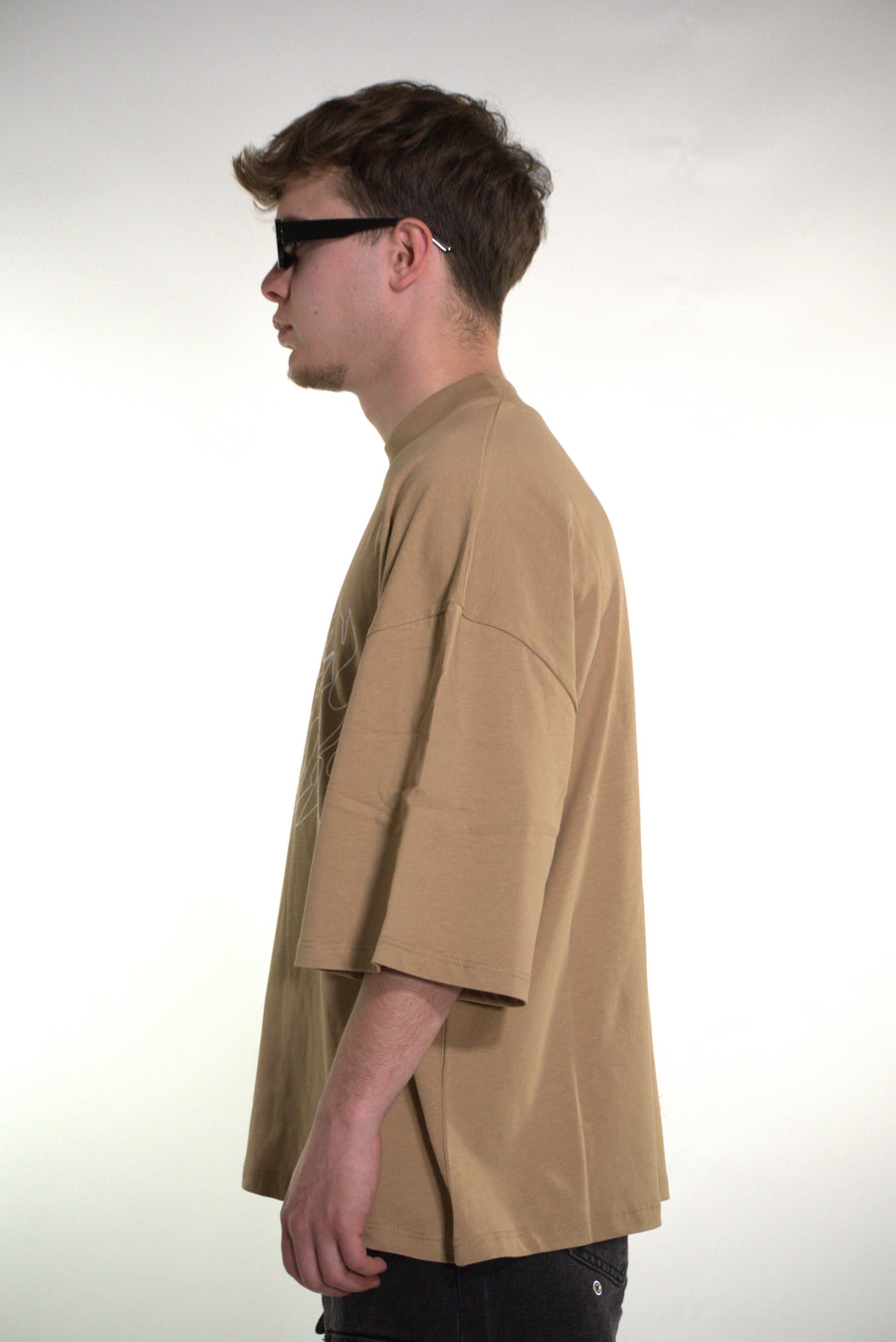 T-SHIRT GOTIC BEIGE/NERA