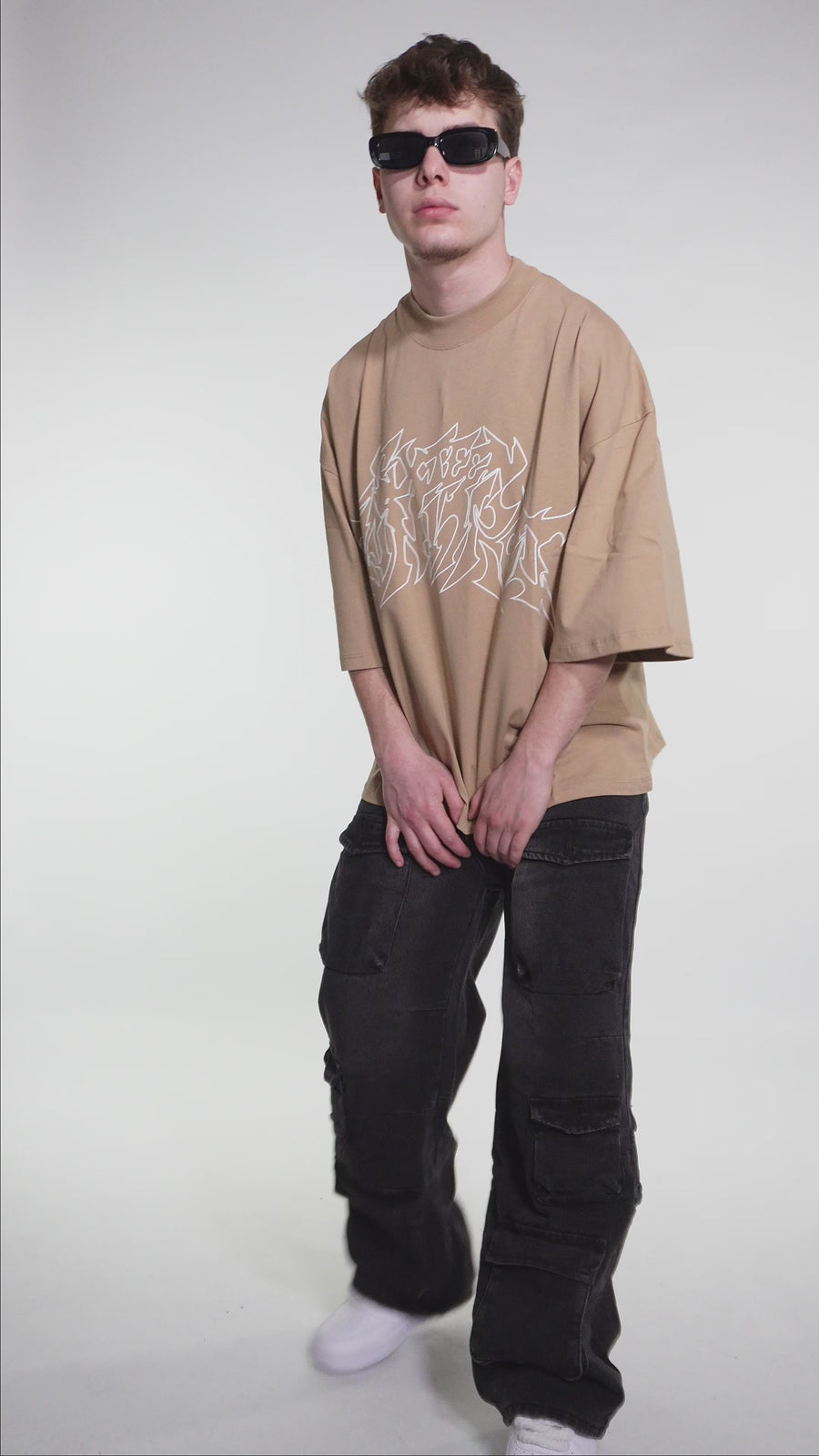 T-SHIRT GOTIC BEIGE/NERA